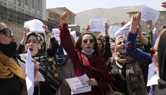 رینا امیری نماینده ویژه امریکا در امور زنان افغانستان از کشورهای اسلامی خواست که زنان افغان را حمایت