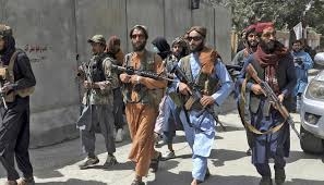 طالبان در بلخ پرچم های عزاداران عاشورا را از مکان های عمومی جمع آوری کردند طالبان در بلخ پرچم های عزاداران عاشورا را از مکان های عمومی جمع آوری کردند