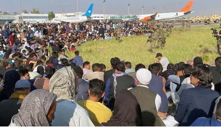 اسپانیا 294 کارگر و خانواده را از افغانستان تخلیه کرد اسپانیا 294 کارگر و خانواده را از افغانستان تخلیه کرد
