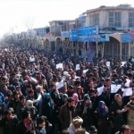 هزاران تن از شهروندان بامیان با گردهمایی گسترده، خواستار تامین امنیت شاهراه‌ها شدند