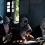 طالبان، یک ماه پس از ممنوعیت تحصیل زنان می‌گوید که حقوق زنان در اولویت نیست؛