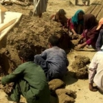 ممنوعیت فعالیت زنان کارگر توسط طالبان، به کمک‌های حیاتی برای افغانستانی‌ها ضربه می‌زند؛
