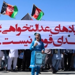 جنبشِ روشنایی، گذار از هویت‌خواهی به برابری‌خواهی