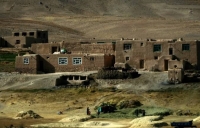 کمک‌های بشردوستانه در ناور غزنی توزیع شد؛ مردم محل: کمک‌ها ناکافی است ـ مجله‌ی اورال