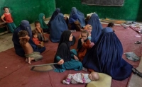 افزایش فقر و مشکلات اقتصادی؛ زنان بی‌سرپرست در کابل مجبور به انجام کارهای شاقه‌اند ـ مجله‌ی اورال