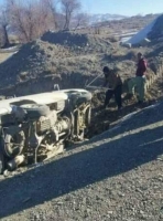 واژگون شدن یک موتر مسافربری در مسیر مالستان ـ جاغوری ـ مجله‌ی اورال
