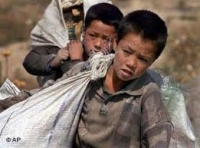 محرومیت هزاران کودک از رفتن به مکتب در پی افزایش فقر اقتصادی در بامیان
