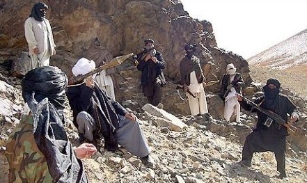 ادامه گروگان گیری از هزاره ها/ افراد مسلح 9 تن را در ولایت سرپل ربودند ادامه گروگان گیری از هزاره ها/ افراد مسلح 9 تن را در ولایت سرپل ربودند